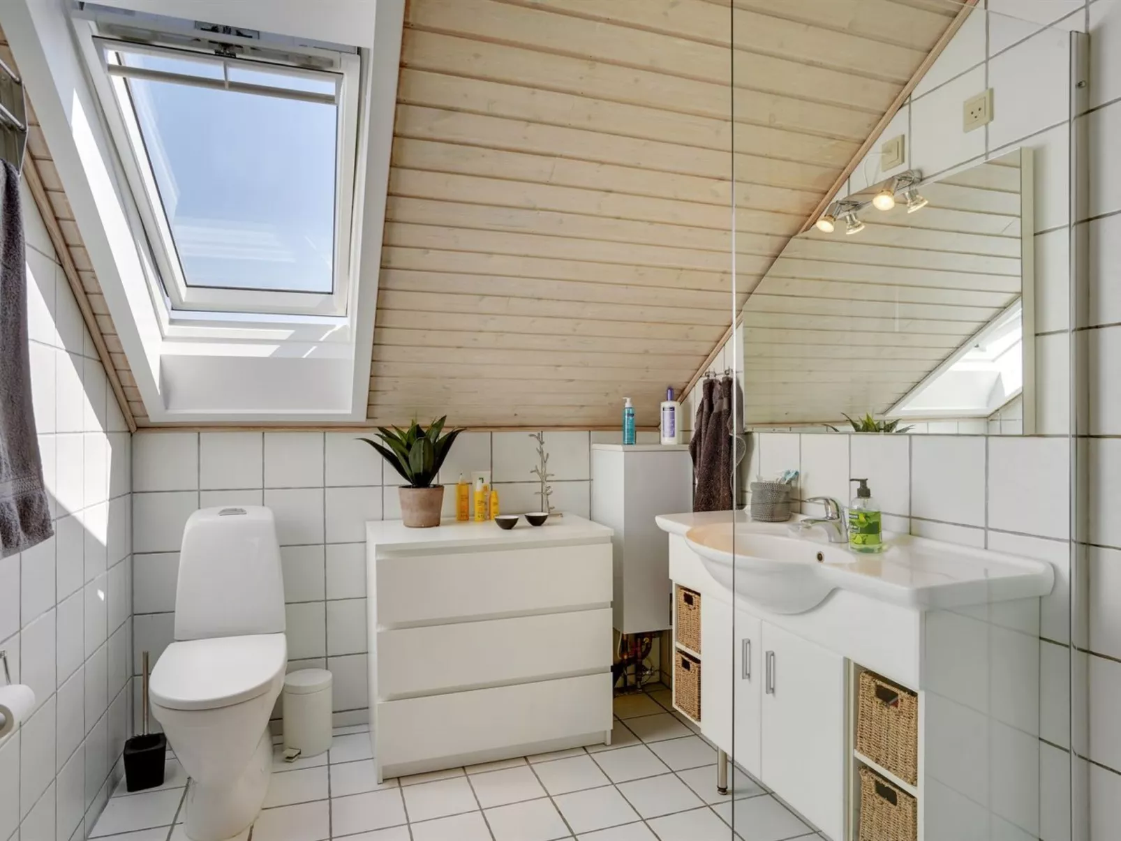 "Gerharde" - 2.3km from the sea-Inside