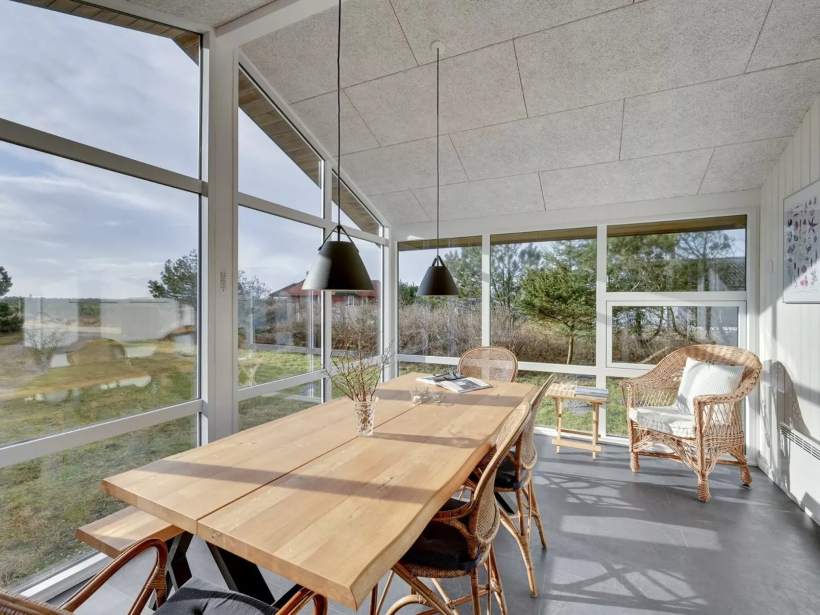 "Shalez" -  from the sea-Inside