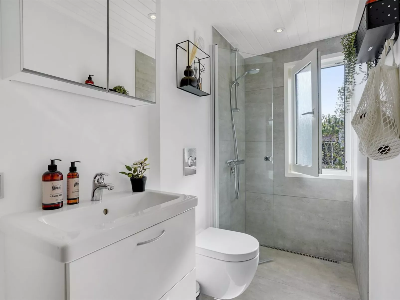 "Afke" - 900m from the sea-Dedans