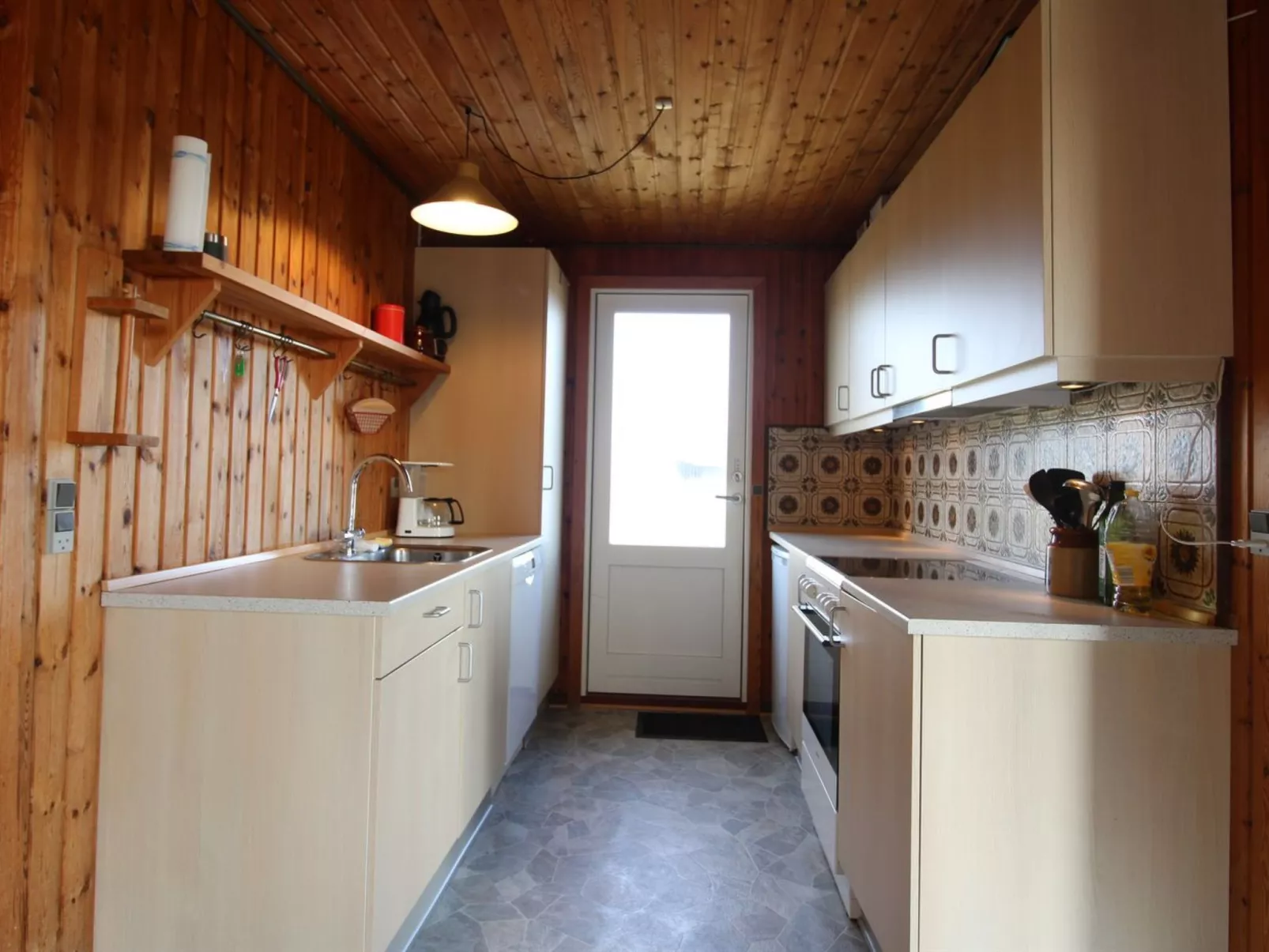 "Rami" -  from the sea-Drinnen