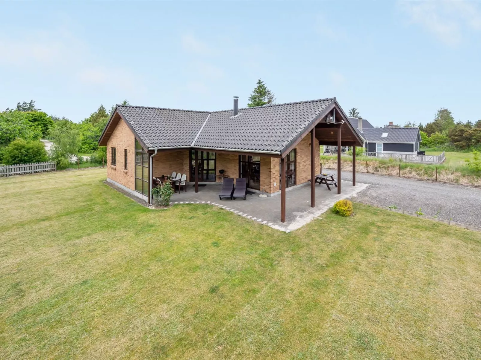 "Rika" - 525m to the fjord-Outside