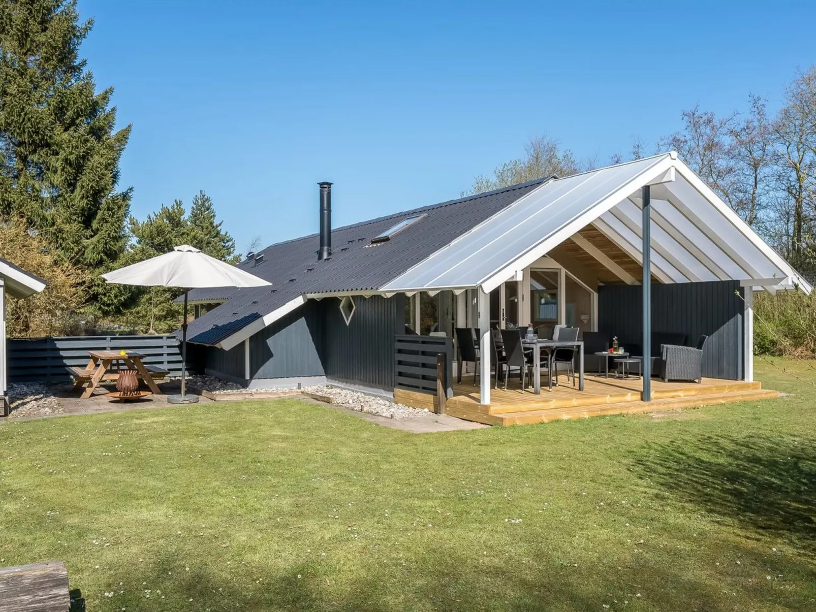 "Snefrid" - 12km from the sea-Outside