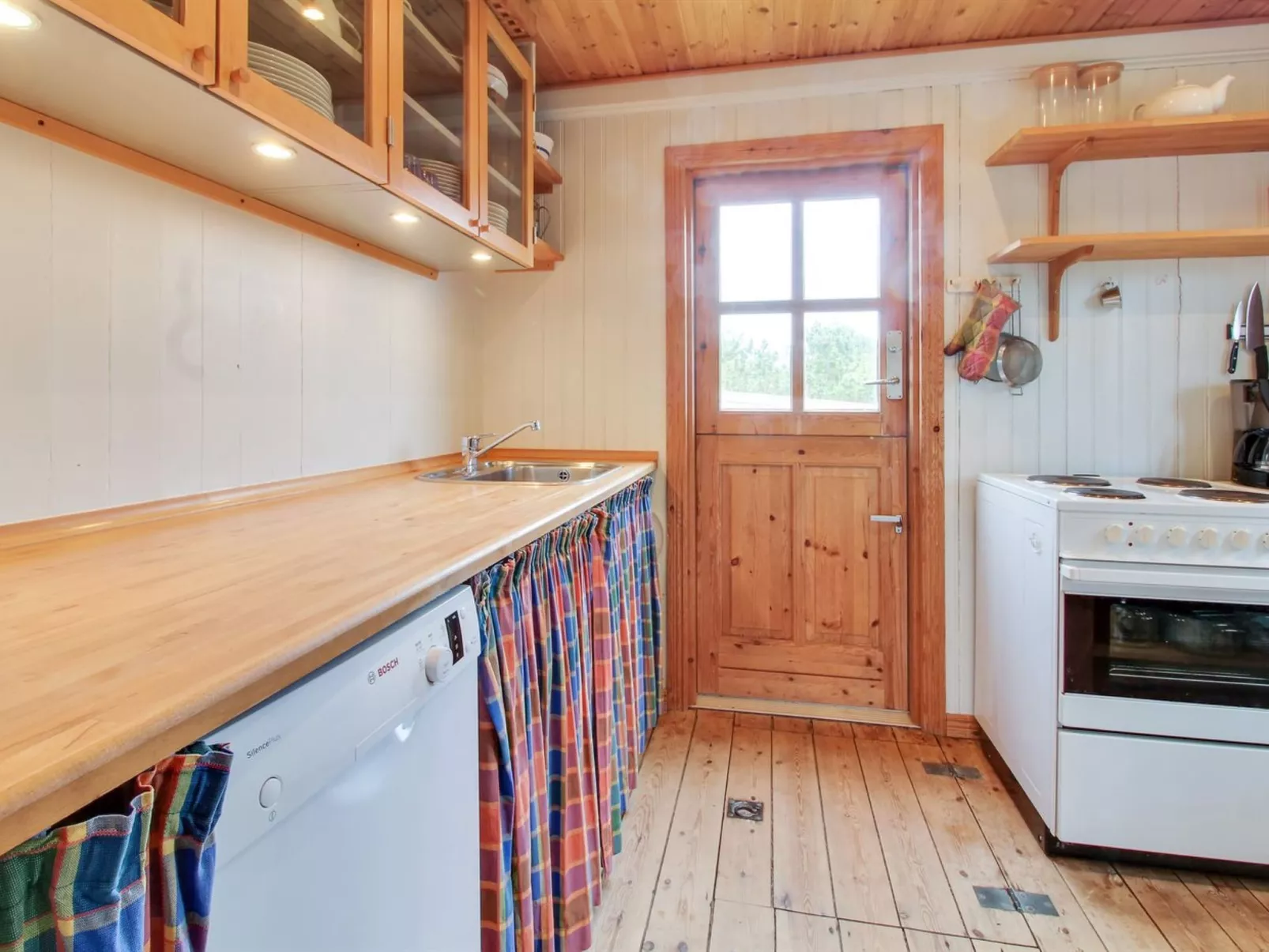 "Jon" - 400m from the sea-Dedans