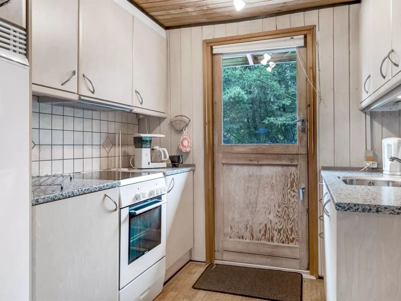 "Falki" - 2.5km from the sea-Drinnen