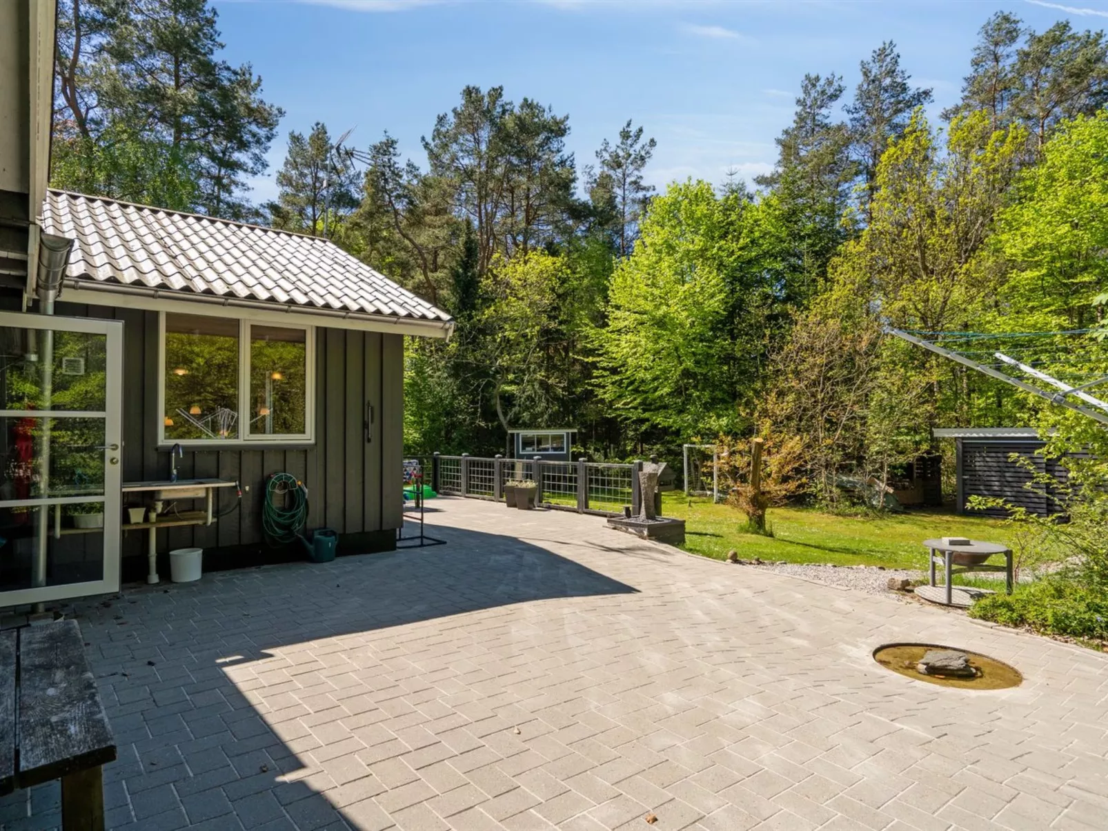 "Hunding" - 7km from the sea-Outside