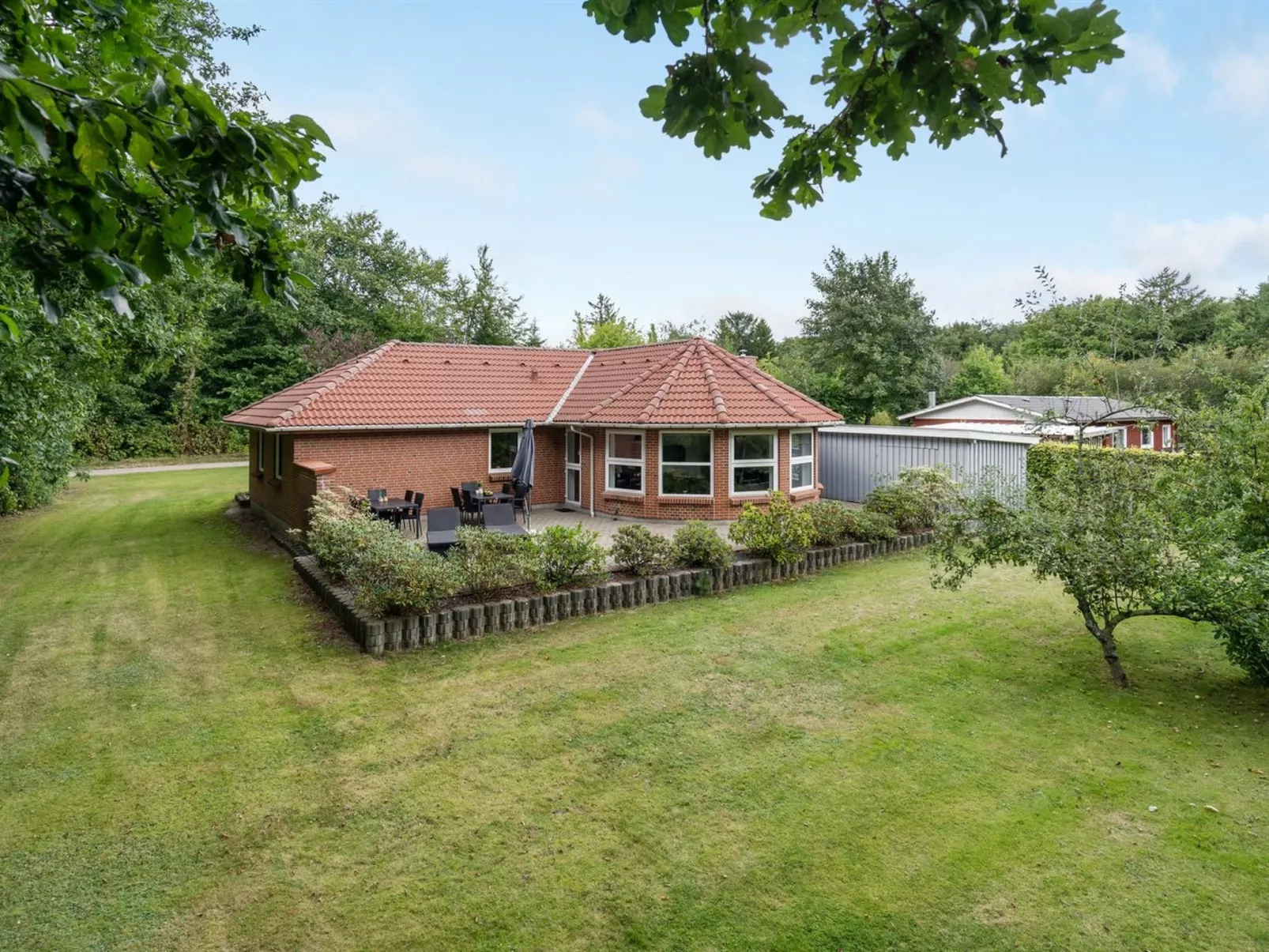 "Wyatt" - 30km from the sea-Outside