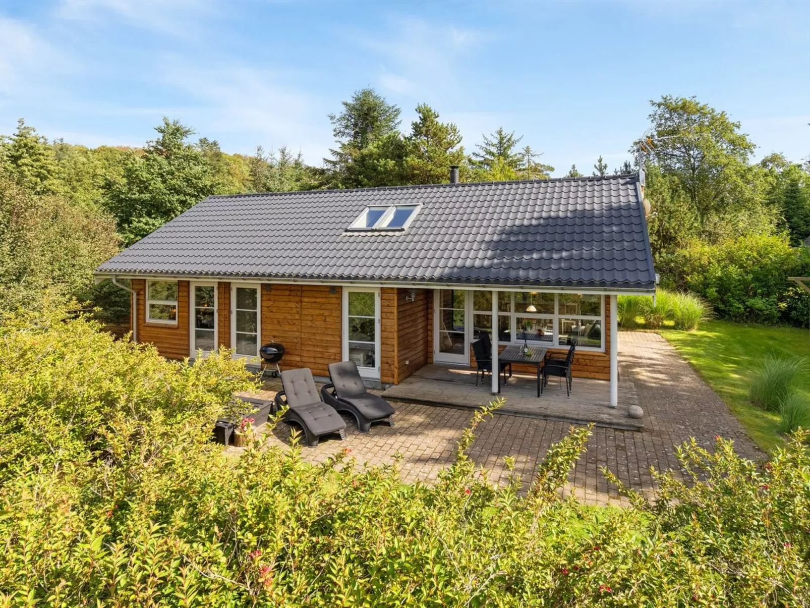 "Krister" - 250m to the fjord-Outside