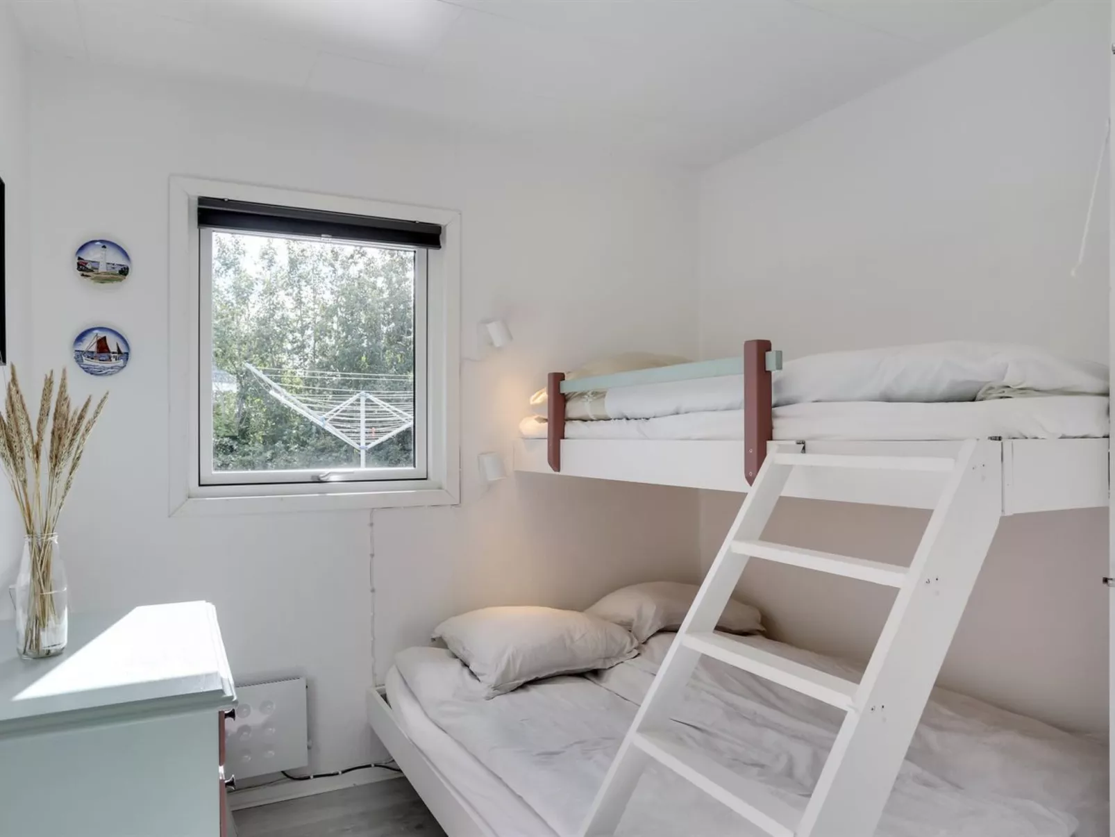 "Ika" - 600m from the sea-Drinnen