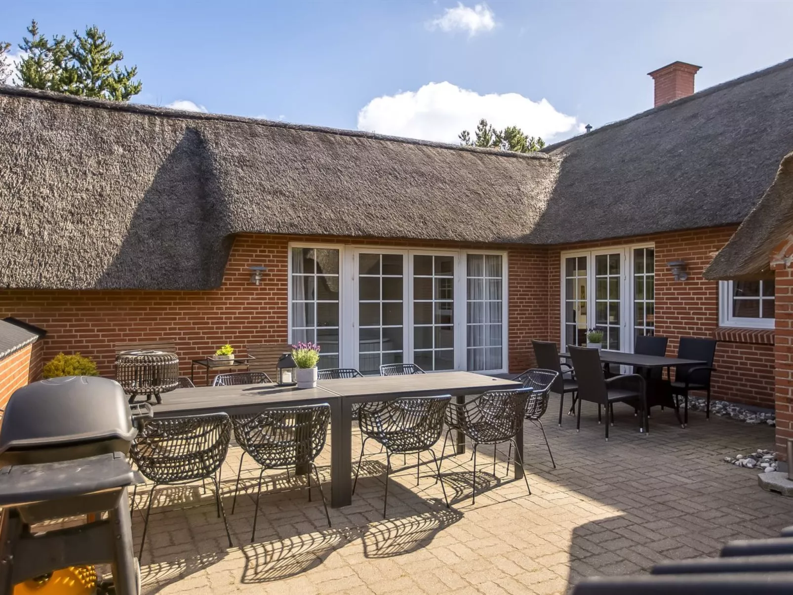 "Artan" - 2.6km from the sea-Draußen