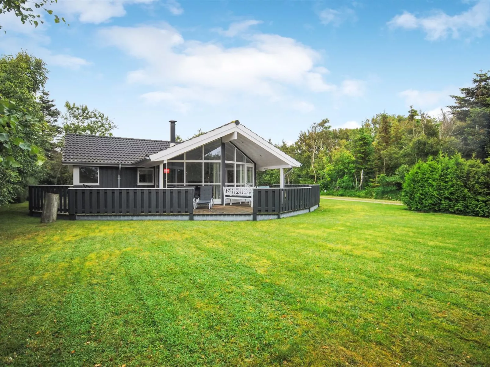 "Evelina" - 150m to the fjord-Outside