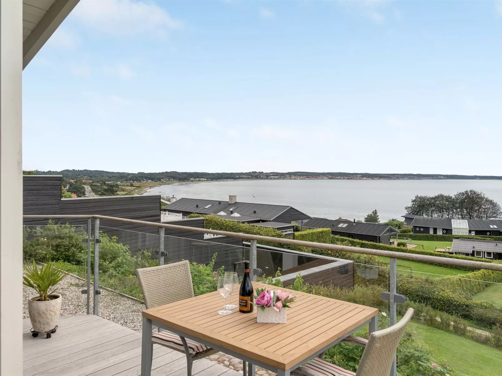 "Eilen" - 250m from the sea-Outside