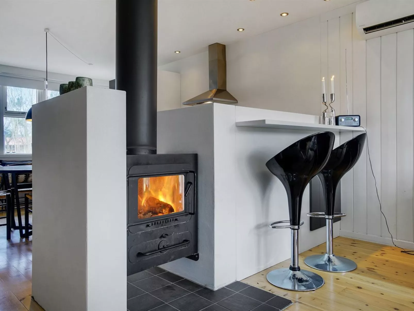 "Elfride" - 200m from the sea-Inside