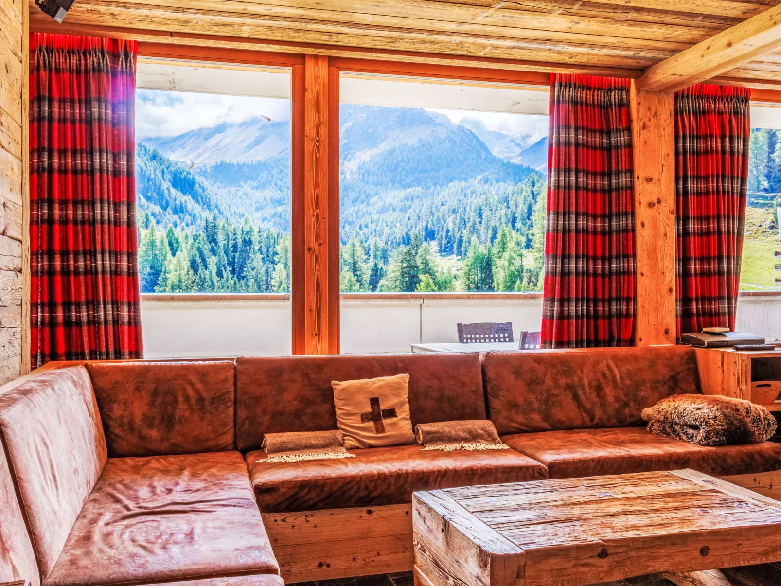 Rosablanche D Attique-Inside