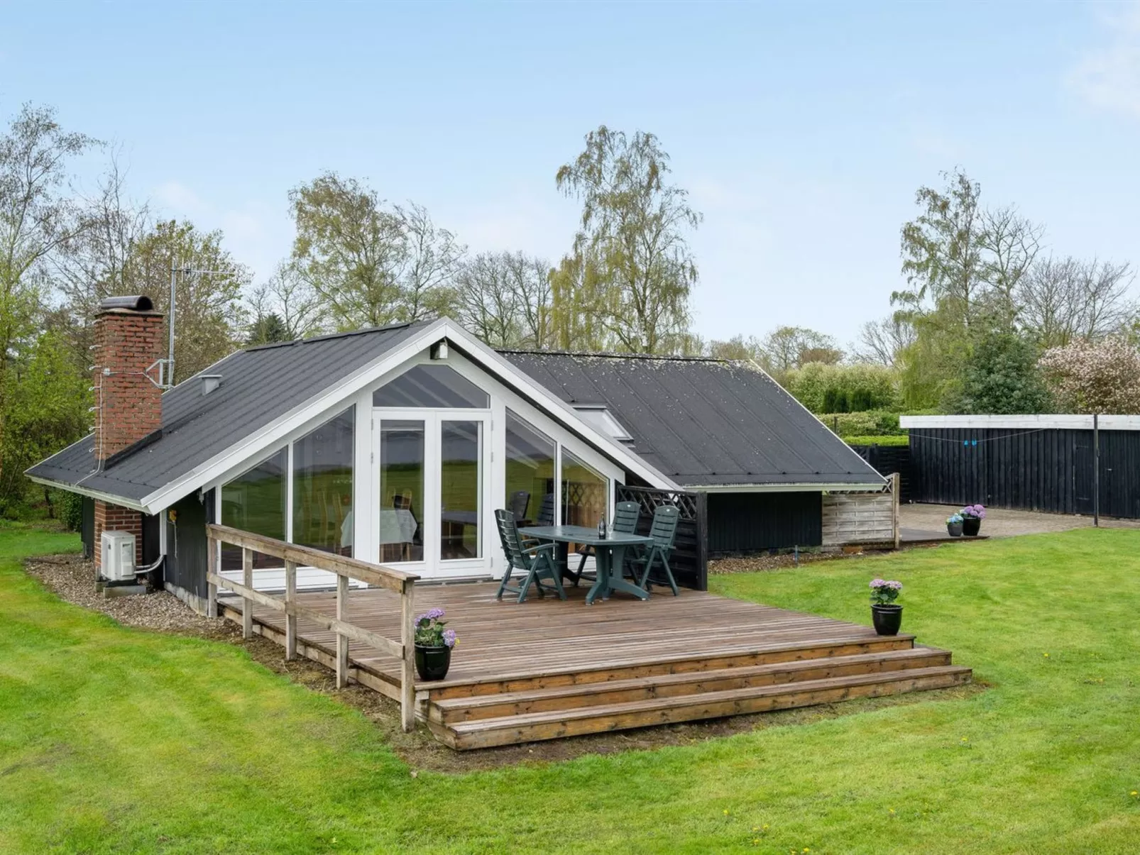 "Henrieke" - 250m to the fjord-Outside