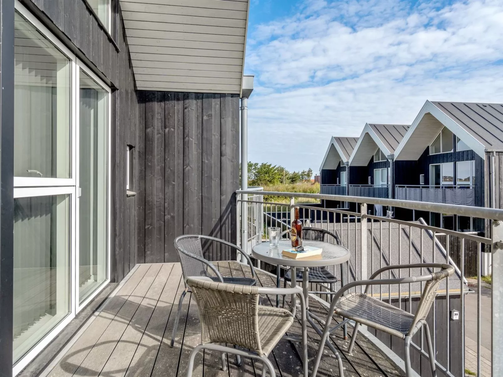 "Katharine" - 600m from the sea-Draußen