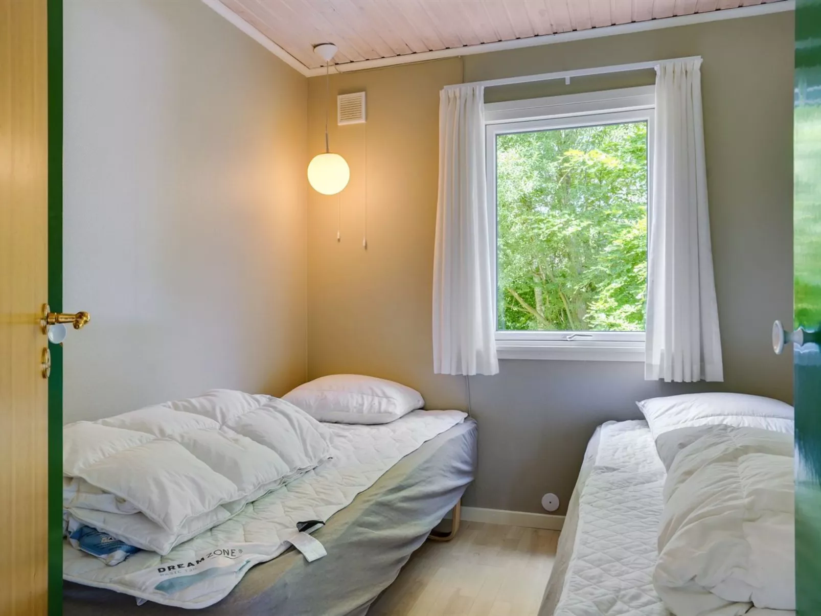 "Nannah" - 250m from the sea-Inside