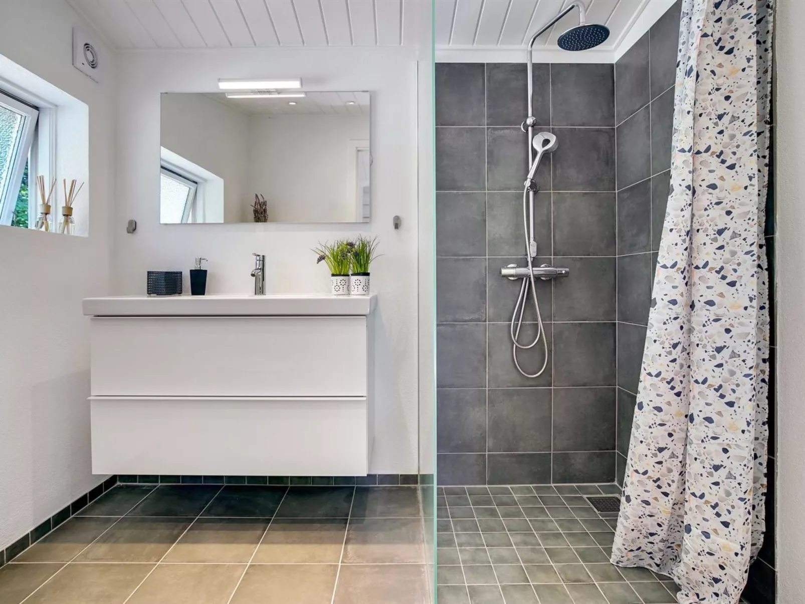 "Tannie" - 300m from the sea-Inside