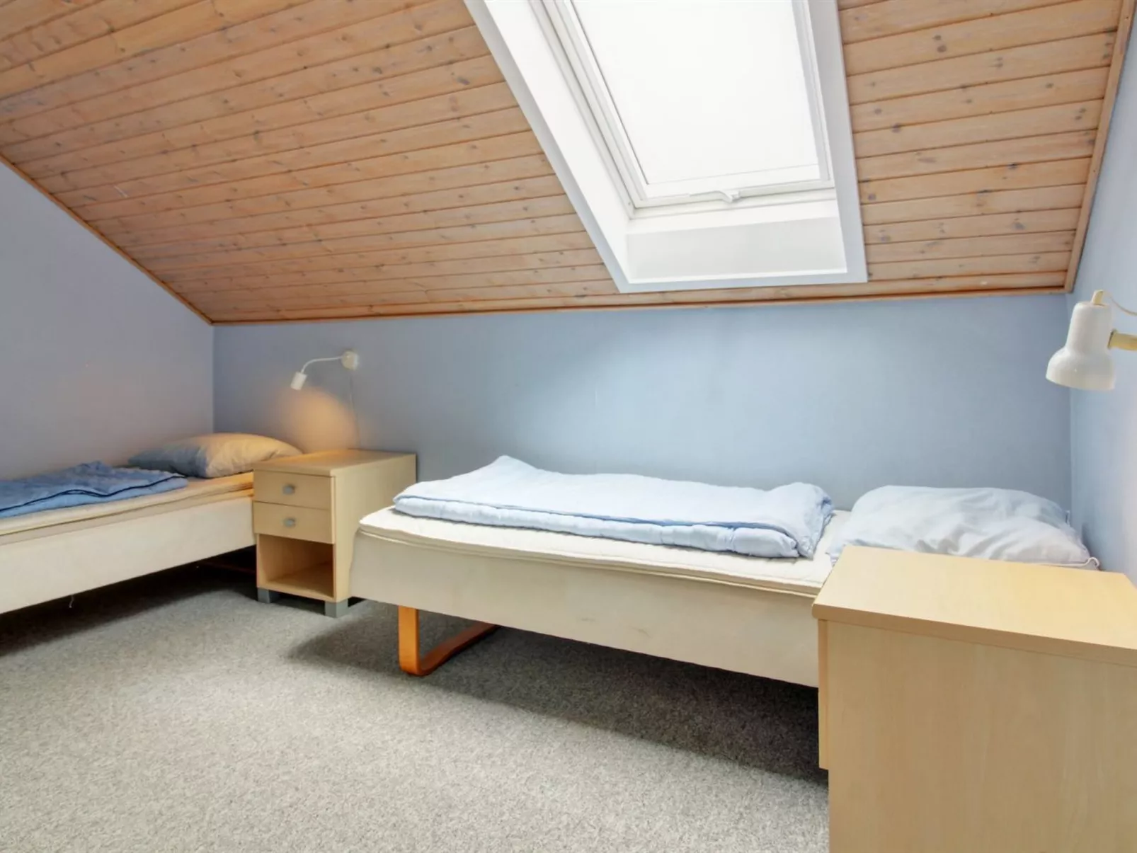 "Rebus" - 2.3km from the sea - Drinnen