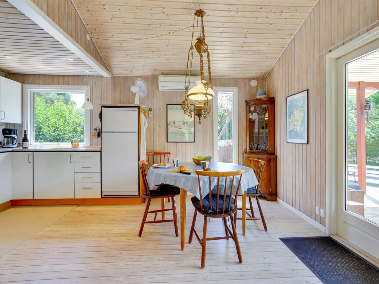 "Mile" - 260m from the sea-Inside