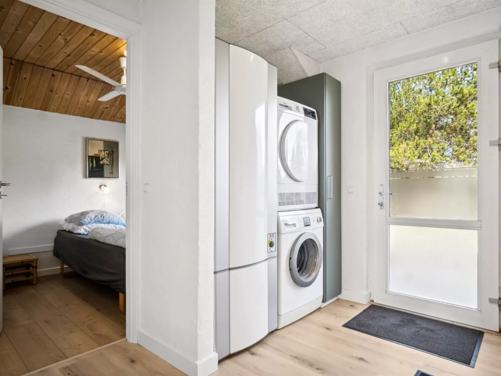 "Botulf" - 3.8km from the sea-Inside