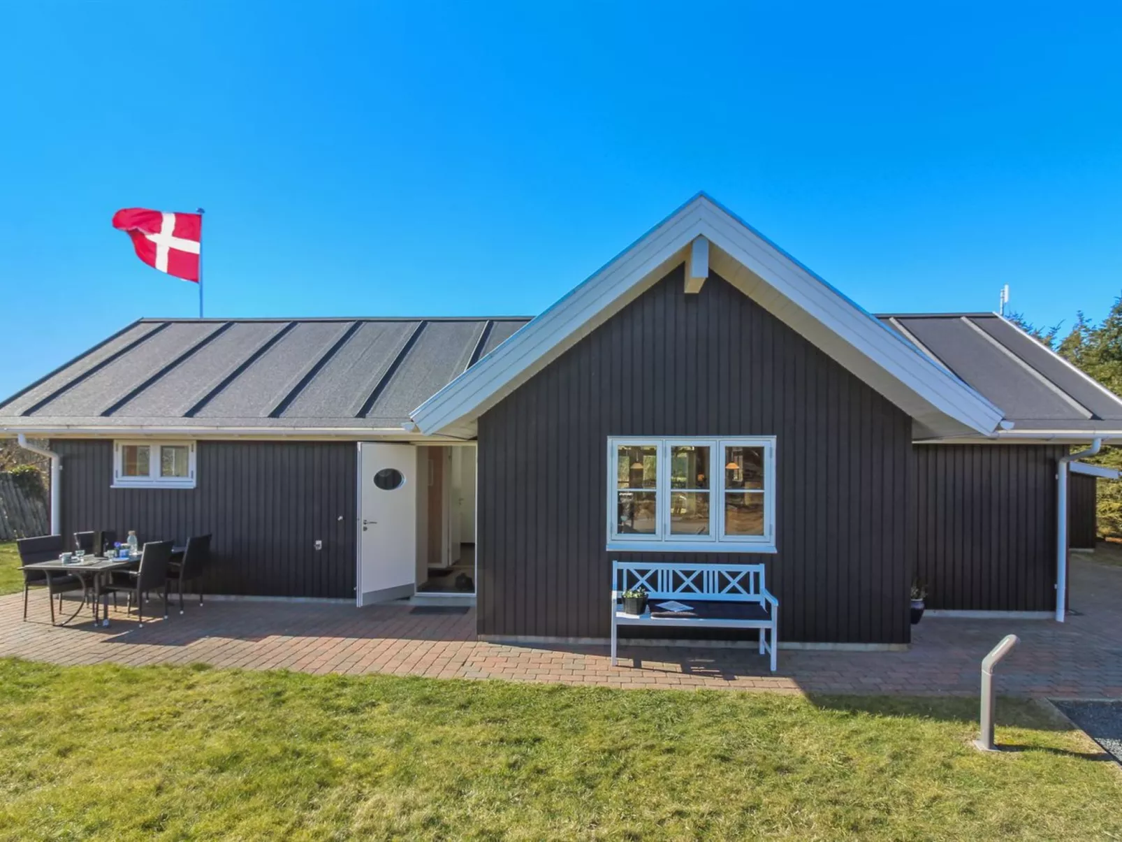 "Tilda" - 275m from the sea-Outside