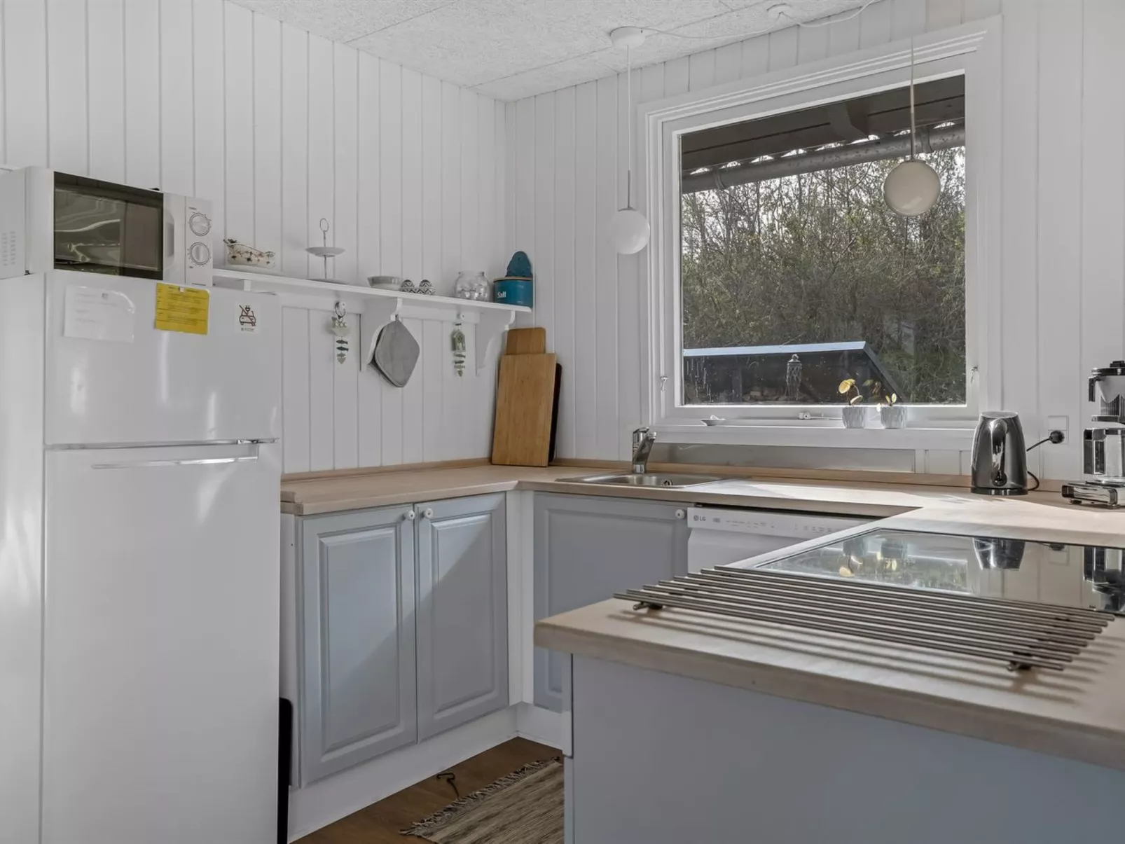 "Thyra" - 500m to the fjord-Inside