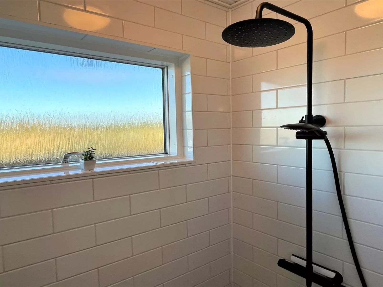 "Arvo" -  from the sea-Drinnen