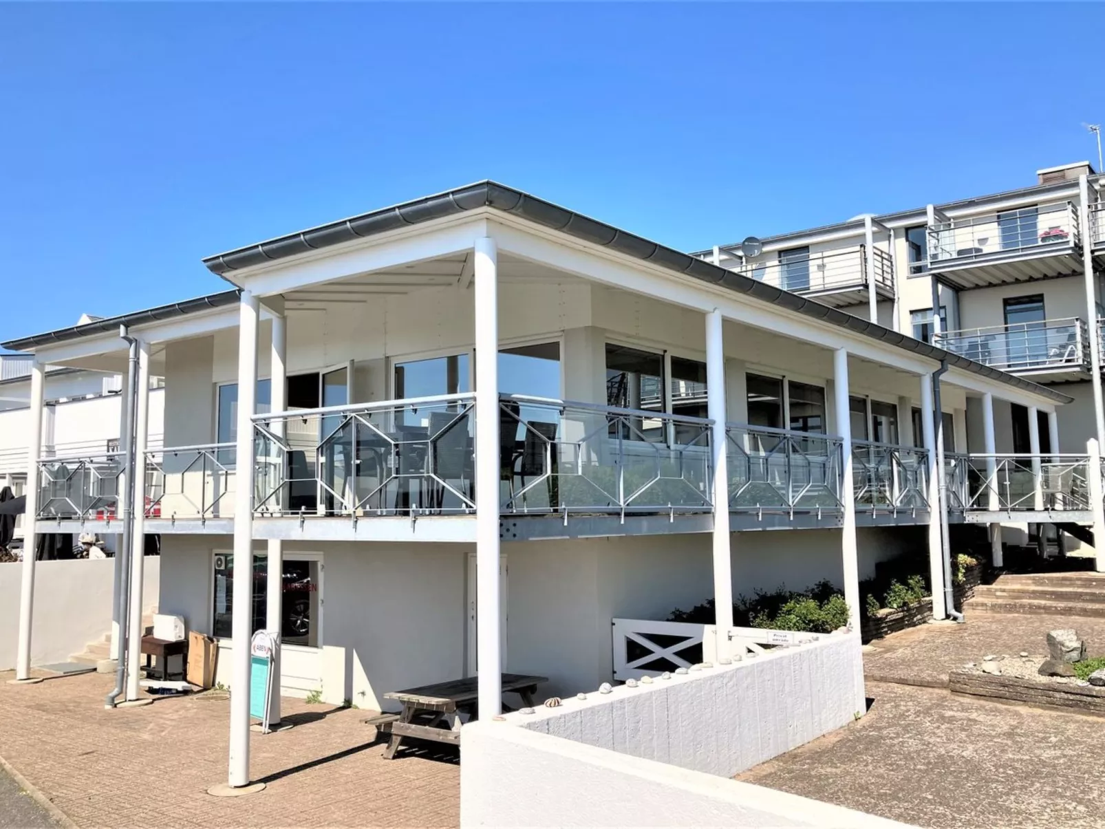 "Irma" - 25m from the sea-Outside