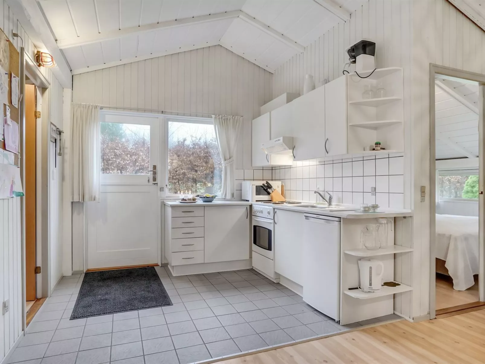 "Hardy" - 30km from the sea-Drinnen