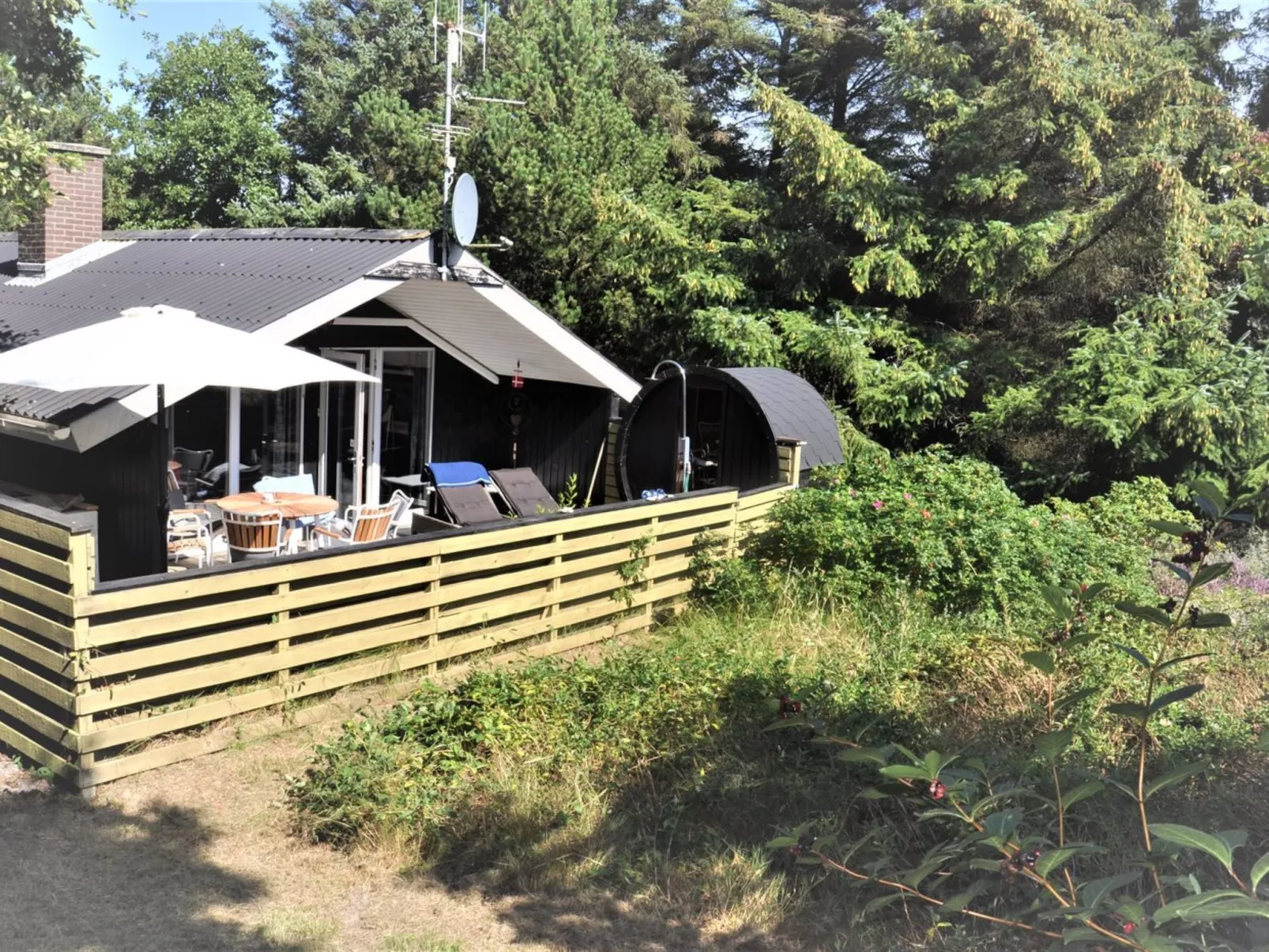 "Estelle" - 575m to the fjord-Outside