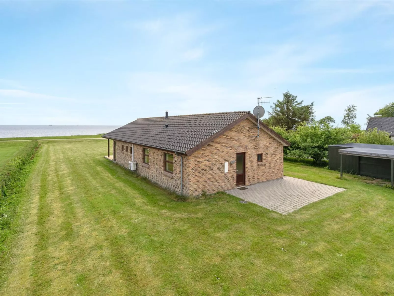 "Roope" - 50m from the sea-Draußen