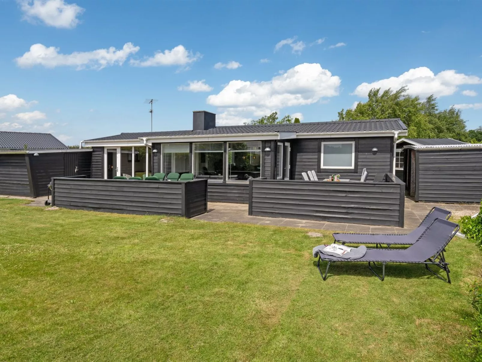 "Edel" - 650m from the sea-Outside