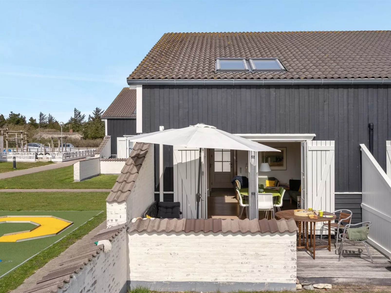 "Siunde" - 100m to the fjord-Outside