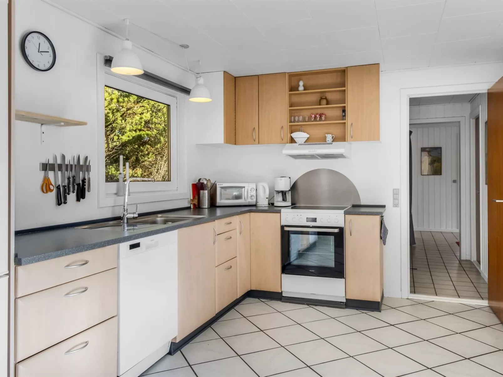 "Arnold" - 3.3km from the sea-Dedans