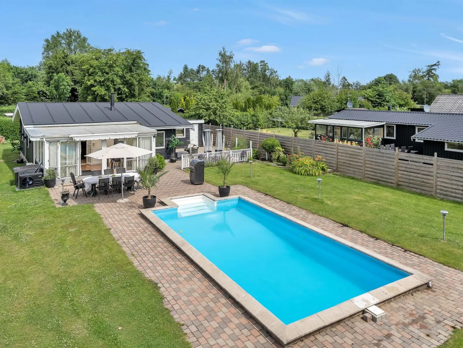 "Fentje" - 375m to the fjord-Outside