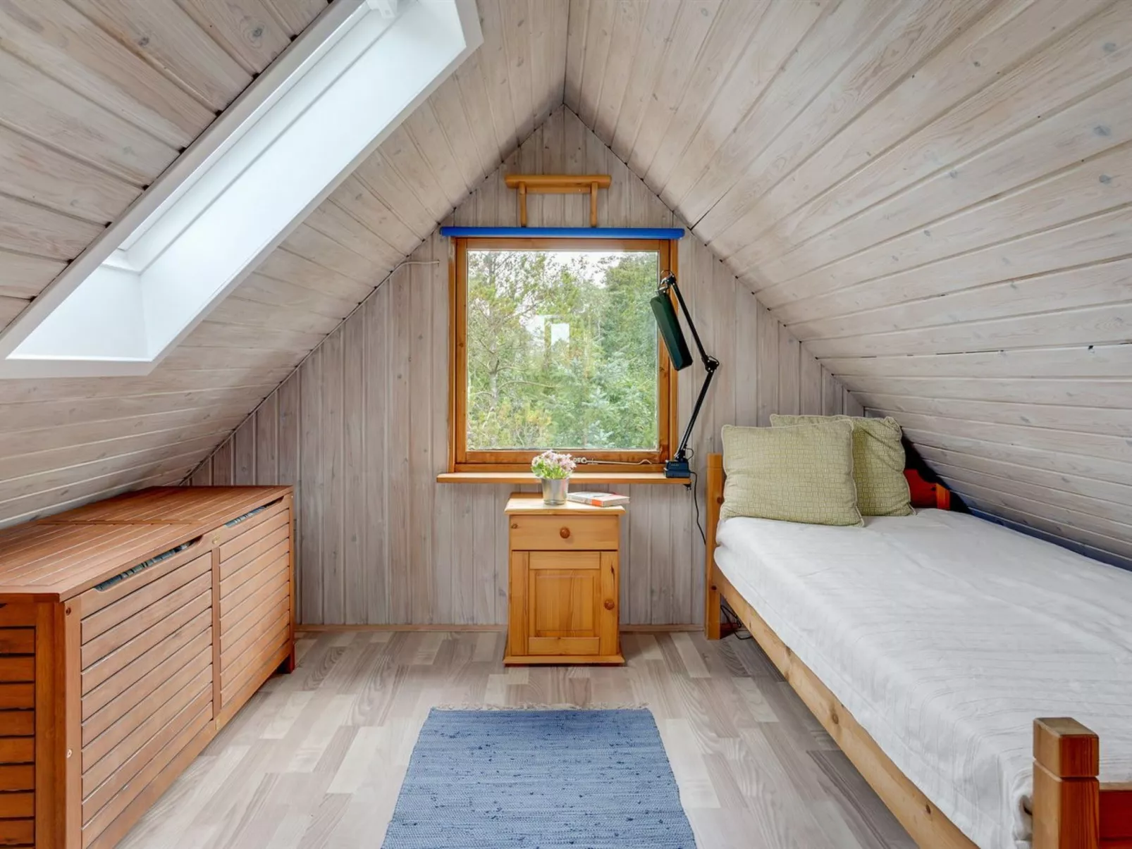 "Valo" - 400m to the fjord-Inside