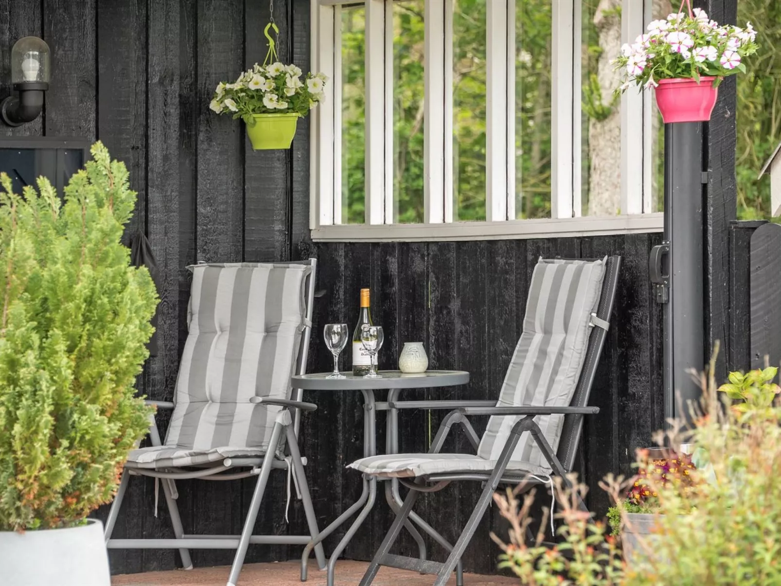 "Raisa" - 200m to the fjord-Outside