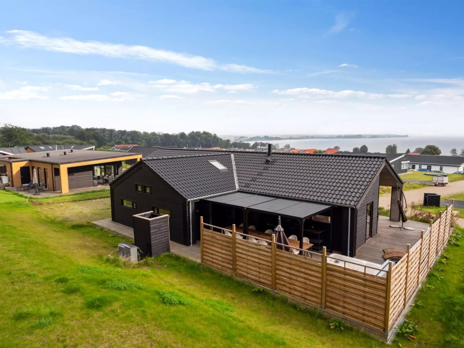 "Gunborg" - 400m from the sea-Draußen