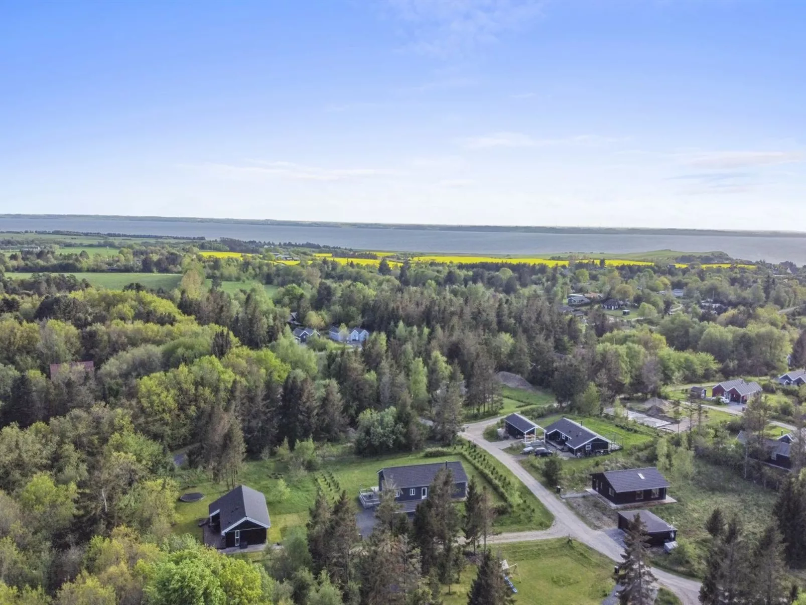 "Eireen" - 600m to the fjord-Outside