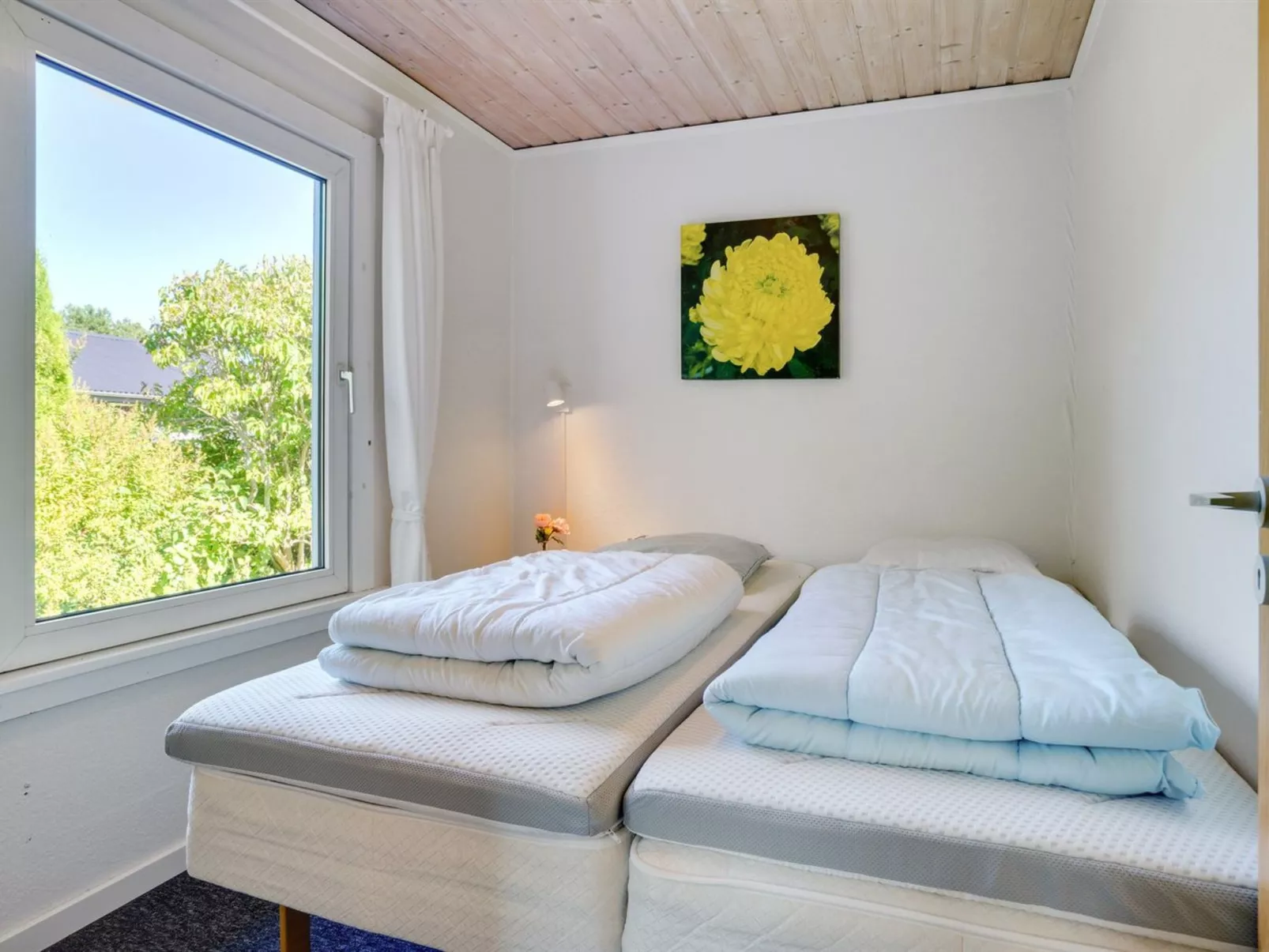 "Savina" -  from the sea-Drinnen