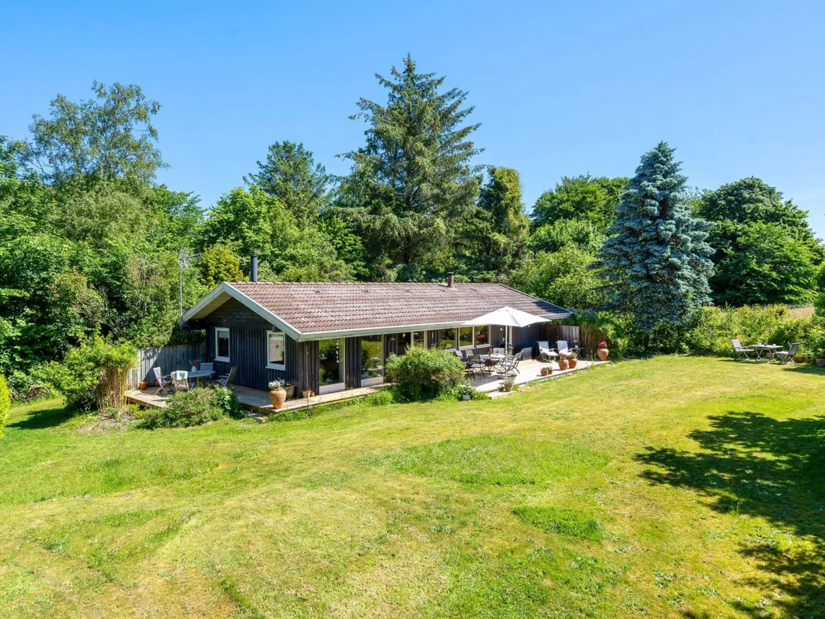 "Naira" - 1.8km from the sea-Outside