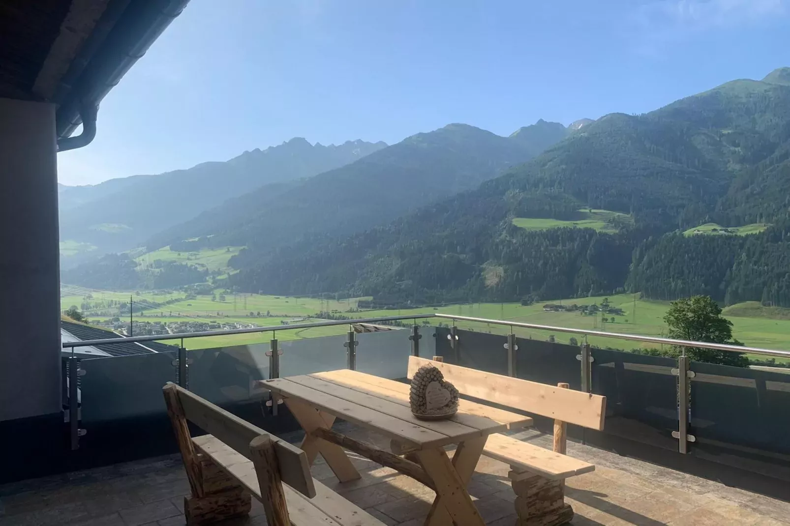 Grünlicher Hof-View summer