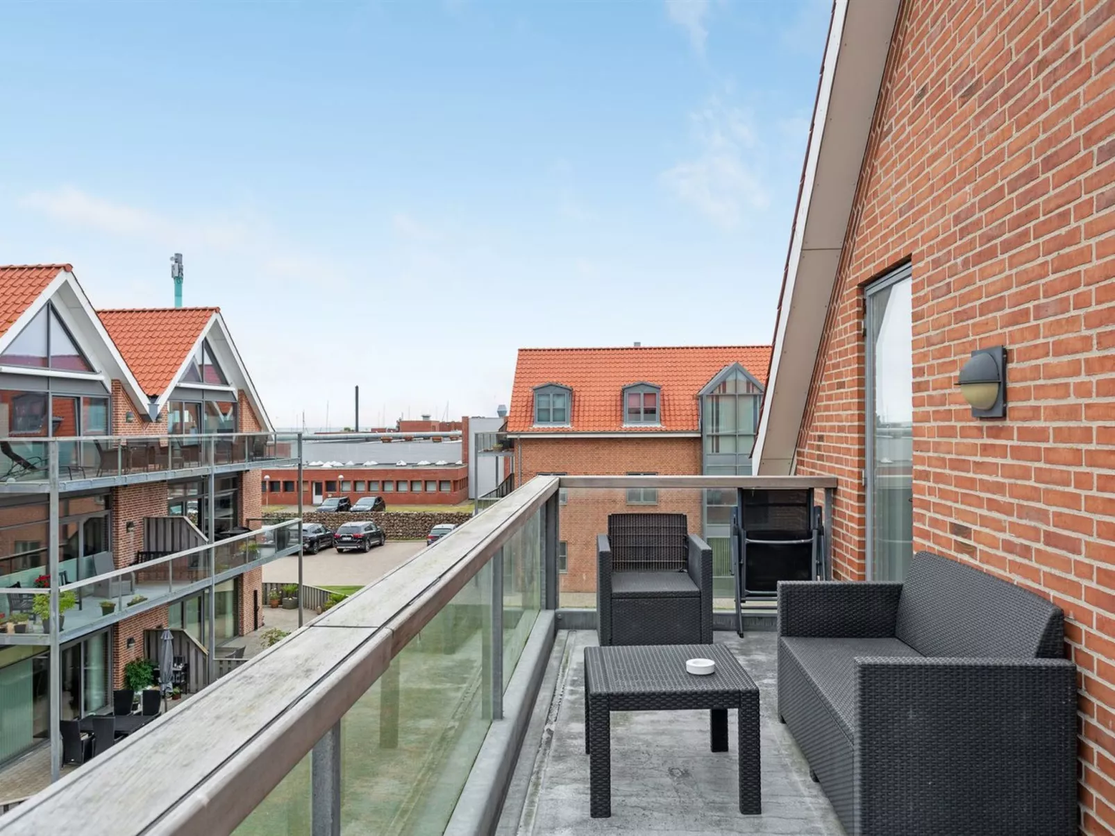 "Femme" - 15m from the sea-Draußen