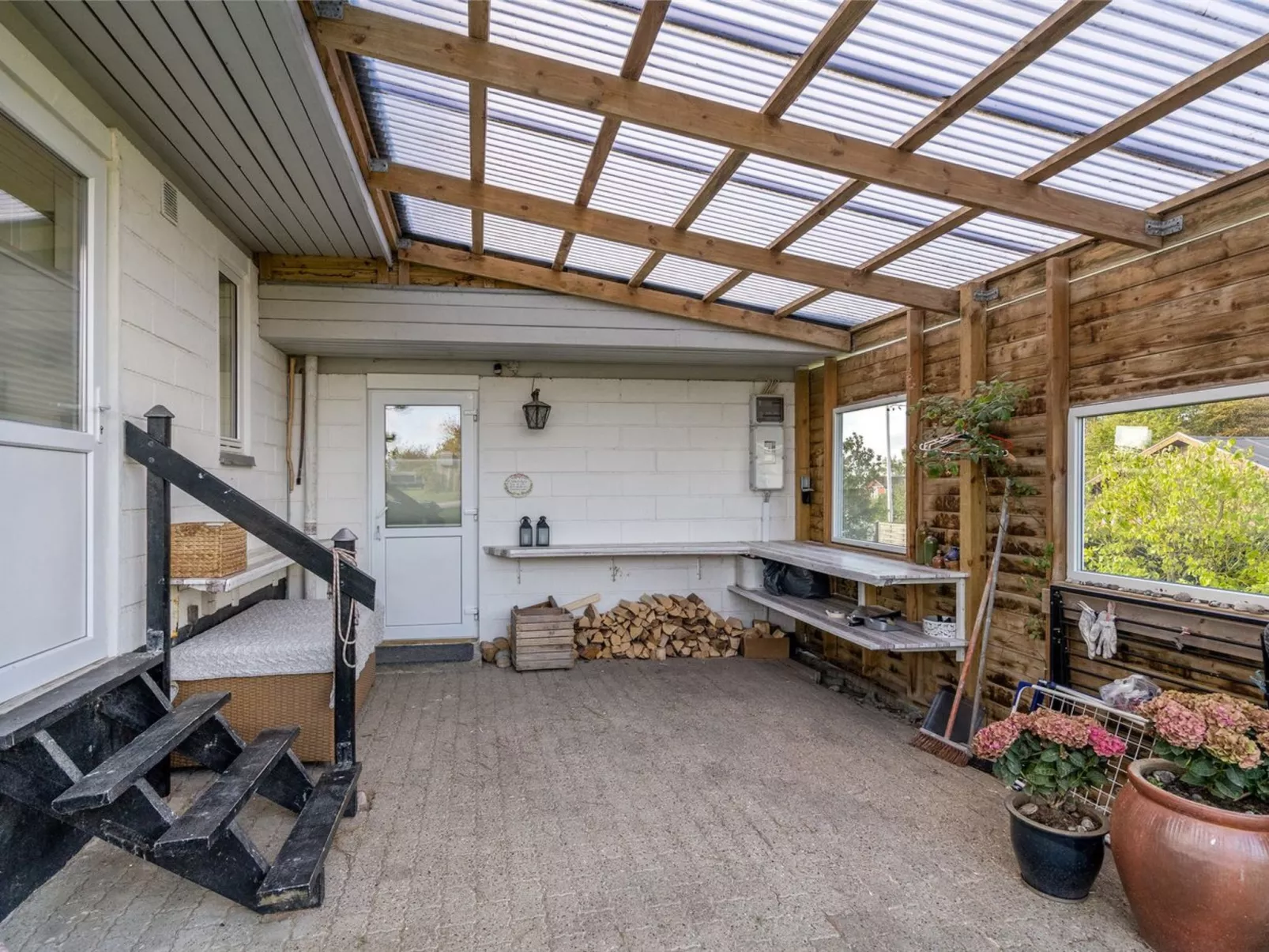 "Tomine" - 500m to the fjord-Outside