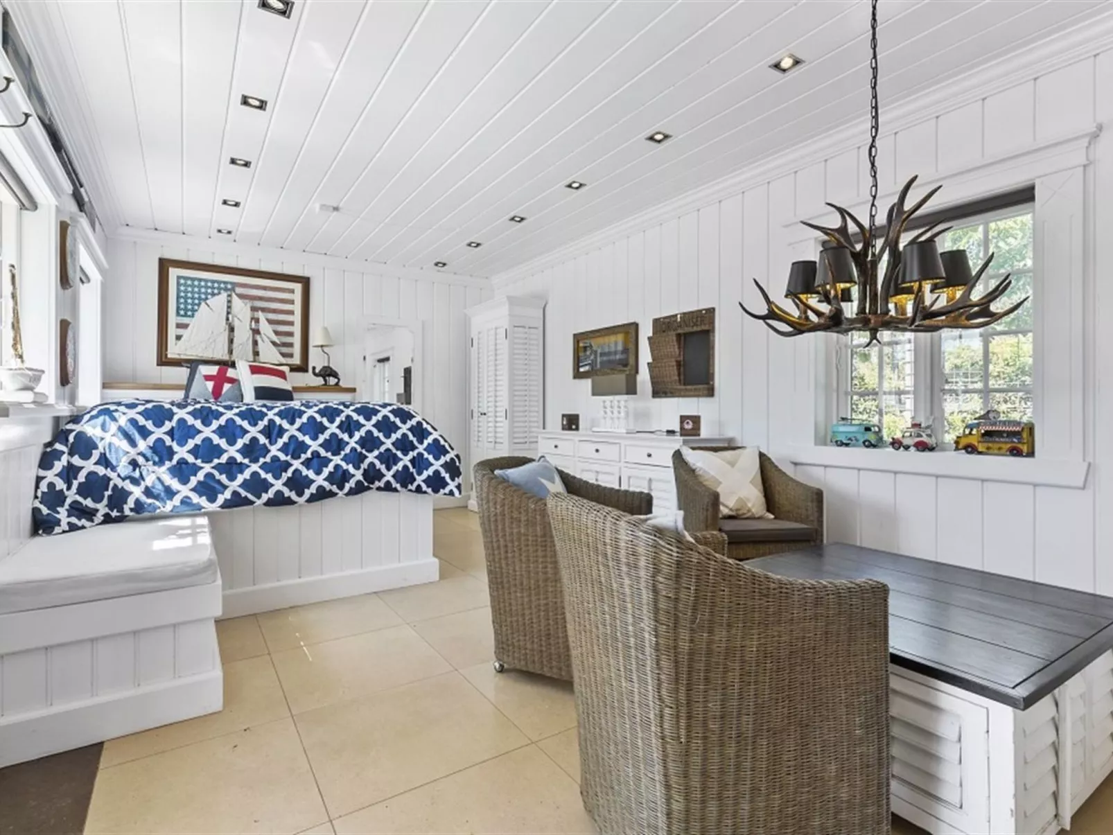 "Titia" - 1.2km to the fjord-Dedans