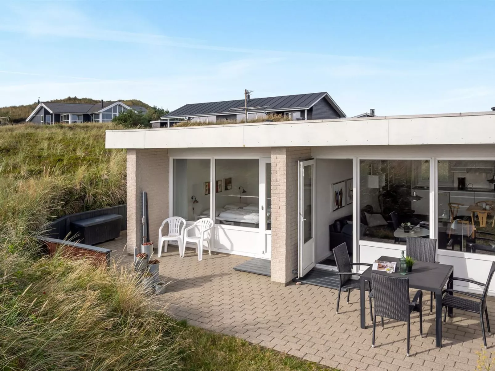 "Elizabeta" - 100m to the fjord-Draußen