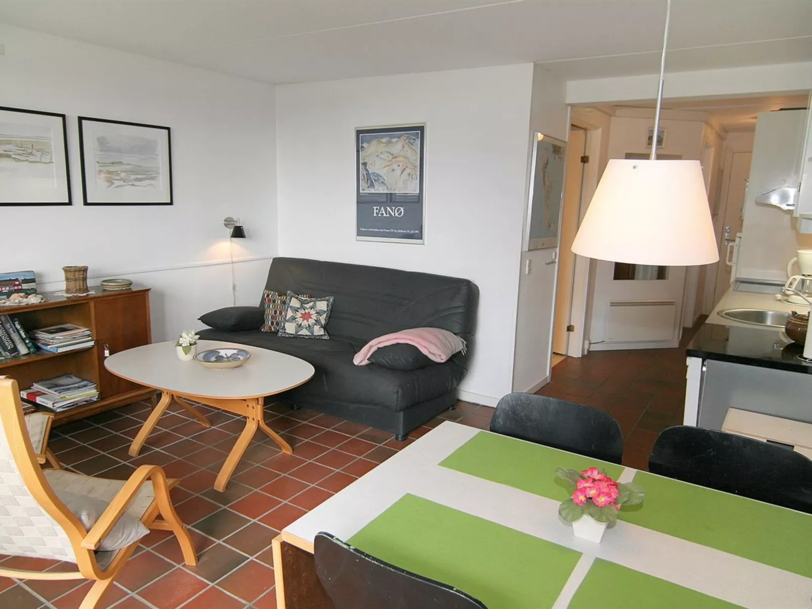 "Else" - 100m from the sea-Inside