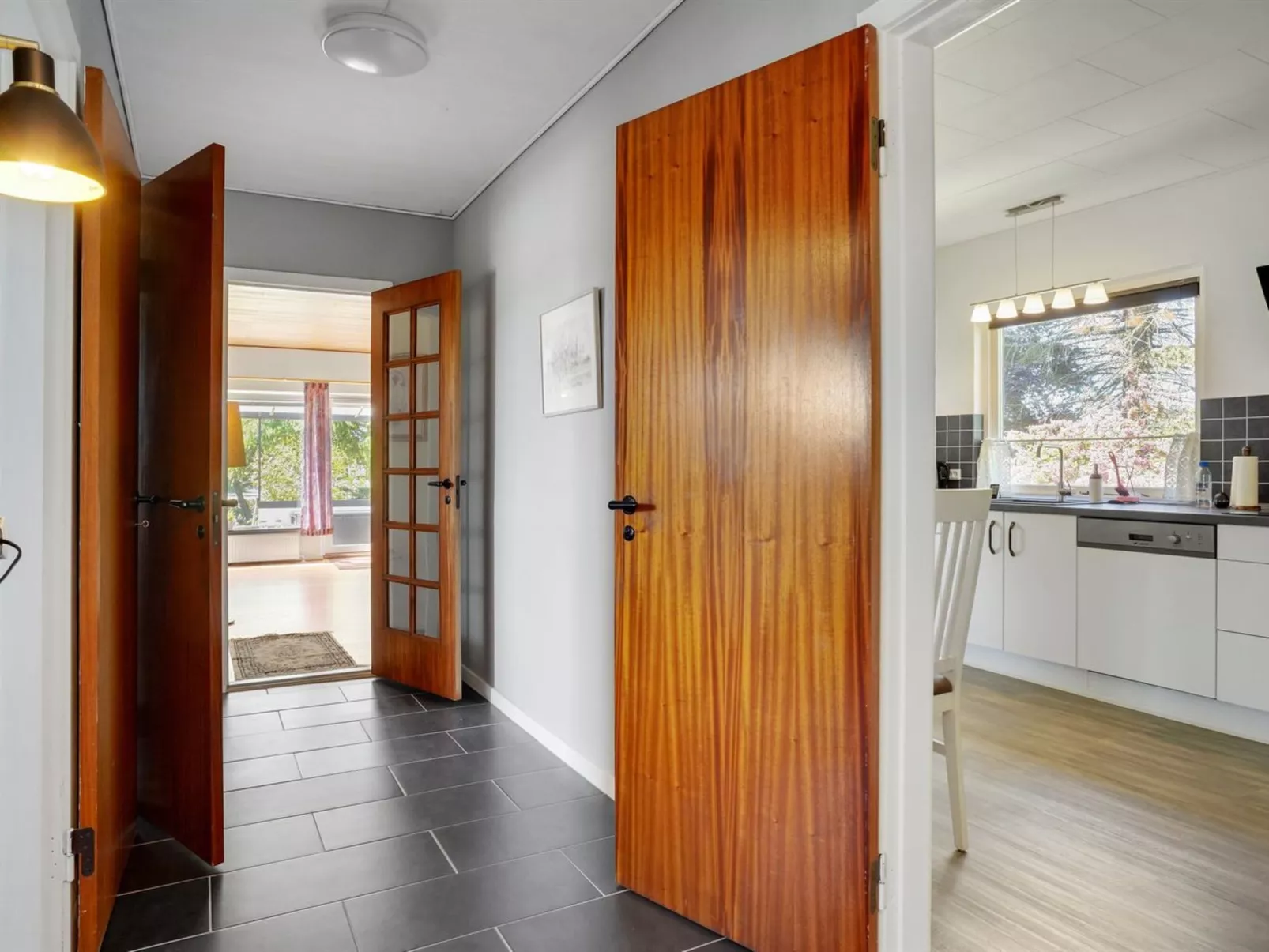 "Slavjanka" - 2km from the sea-Inside