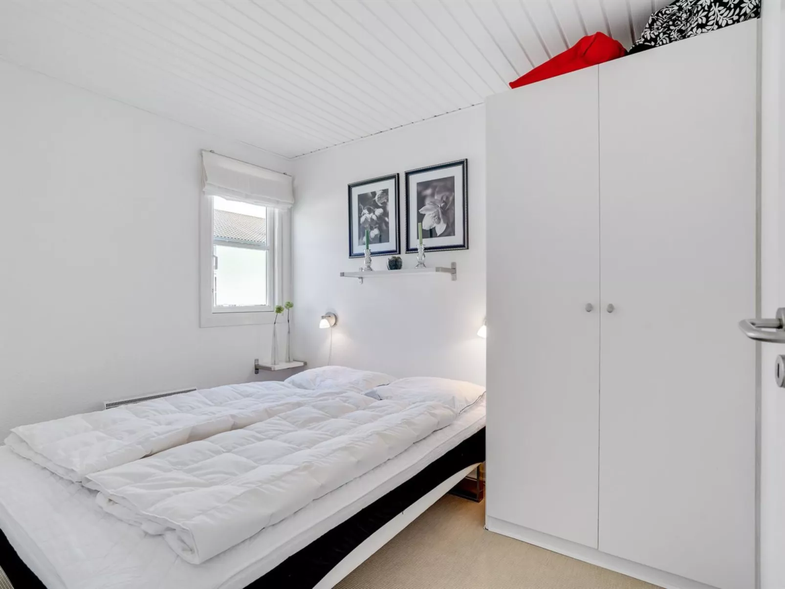 "Idunn" - 100m to the fjord-Drinnen