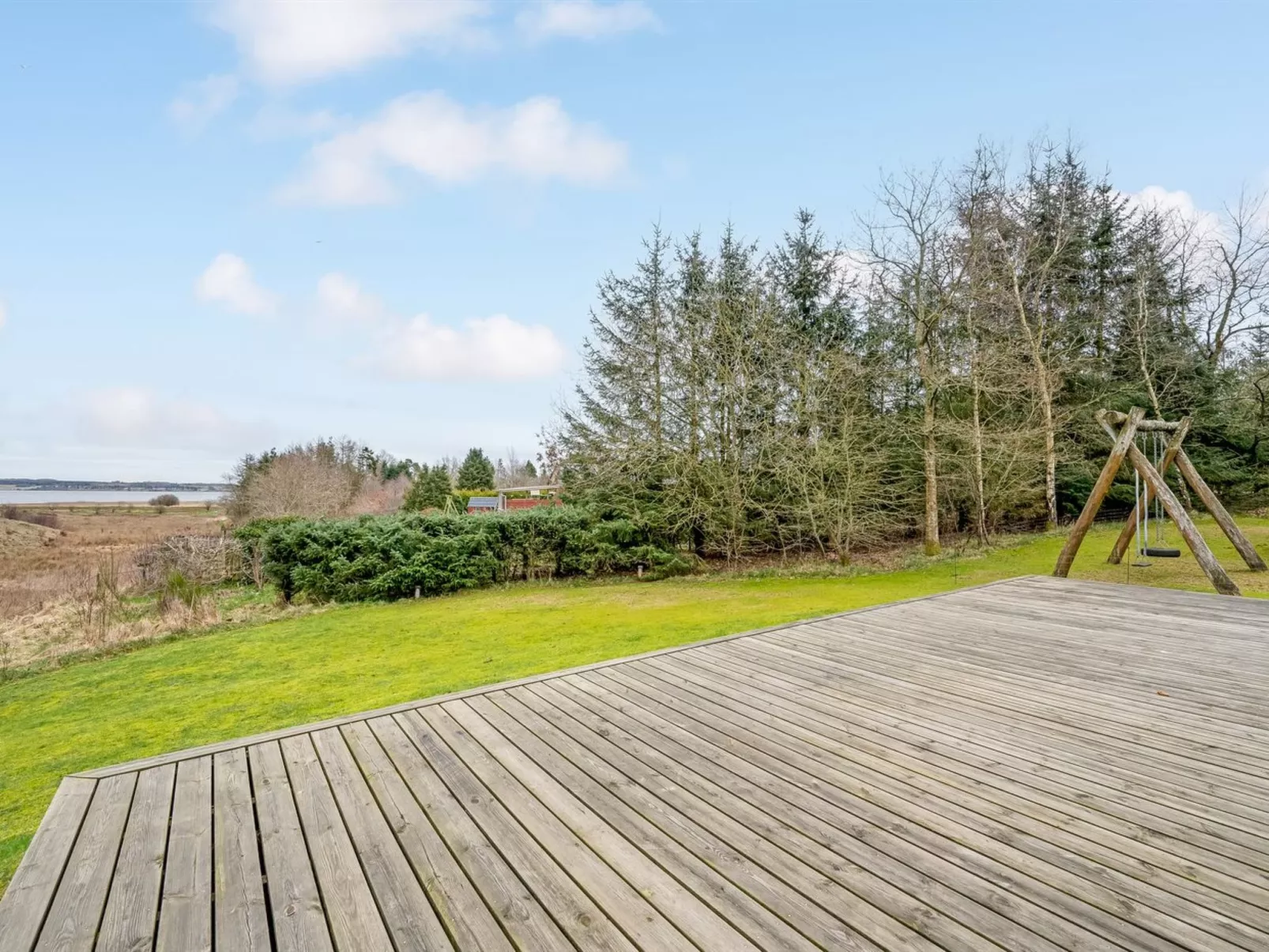 "Tenna" - 250m to the fjord-Outside